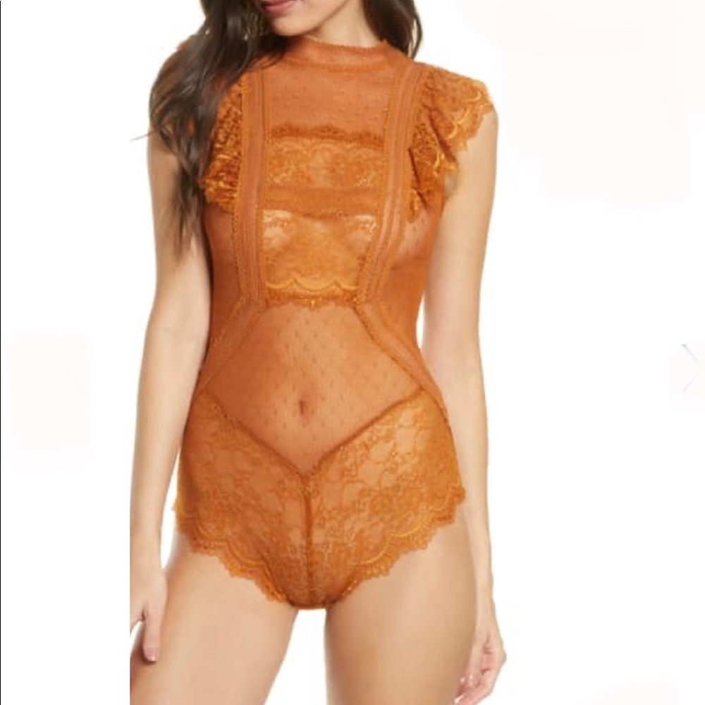Free People
Winnie Lace Bodysuit